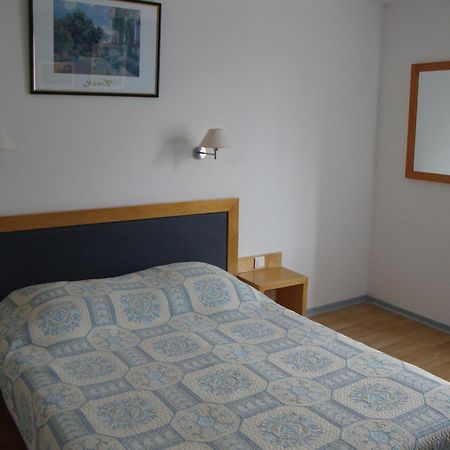 Hotel Au Petit Languedoc Лурд Номер фото