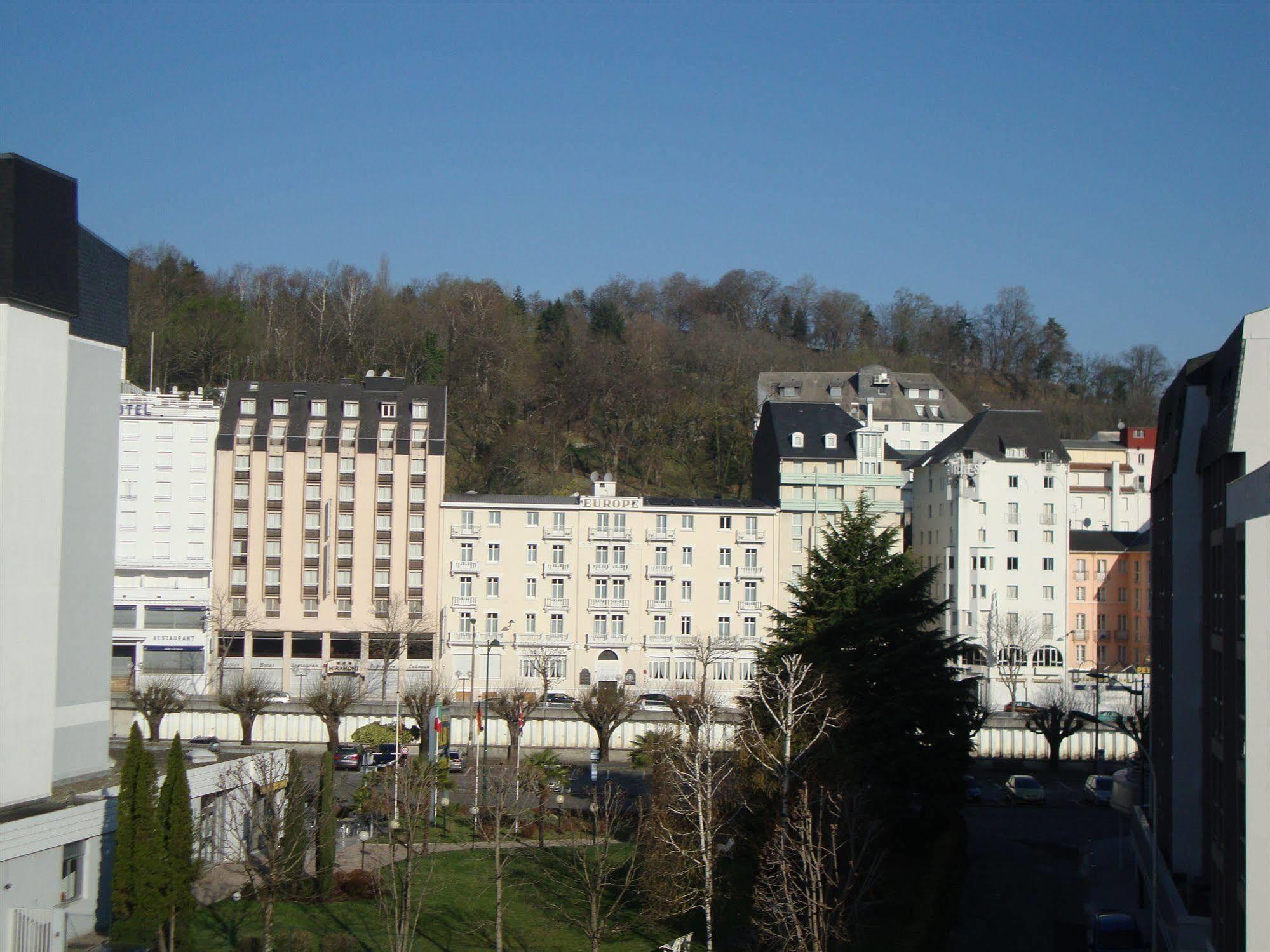 Hotel Au Petit Languedoc Лурд Екстер'єр фото